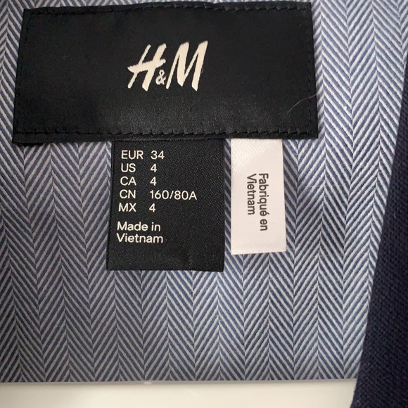 Classic blue blazer with cool neck line - Picture 3 of 3